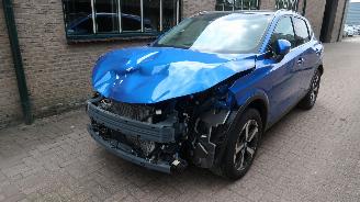 damaged passenger cars Nissan Qashqai Nissan Qashqai 1.3 MHEV Xtronic Premiere Edition Edition 2022/2