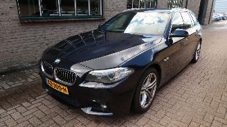 krockskadad bil auto BMW 5-serie BMW 5-serie Touring 520i M Sport Edition 2017/1