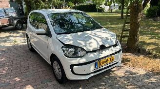 Schadeauto Volkswagen Up! 1.0 move up! BlueMotion 2013/1