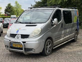 Schadeauto Renault Trafic 2.5 dci L2H1 DC AUTOMAAT! 2011/1