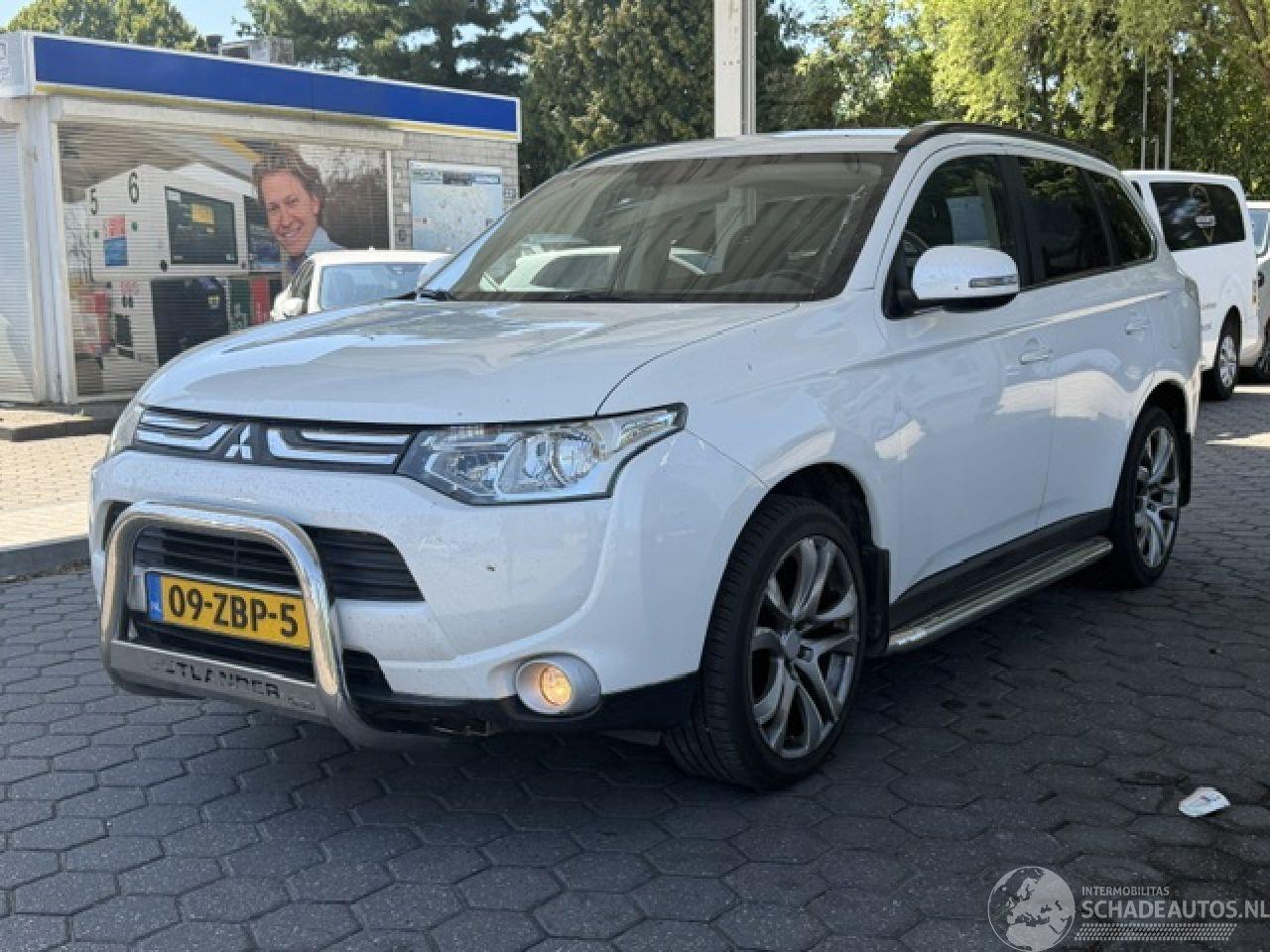 Mitsubishi Outlander 2.2 Di-D Intense. KLIMA | CRUISE ( INRUIL VERKREGEN )