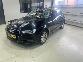 uszkodzony samochody osobowe Audi A3 SPORTBACK 2015/1