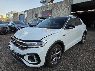 uszkodzony samochody osobowe Volkswagen T-Roc 1.5 TSI R-Line DSG Virtual Navi IQ-Light Sport-Mode Massage Camera Sfeerverl. Stoelverw. Trekhaak Ecc Acc 110KW / 150PK 2025/5