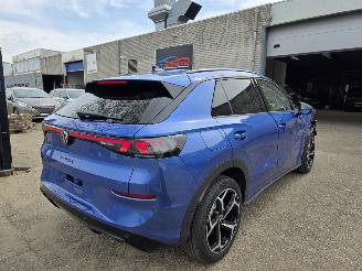 uszkodzony samochody osobowe Volkswagen T-Roc R-Line 1.5eTSI Head-Up IQ-Light SurroundView Virtual Keyless Sfeerverl. Acc Stuurverw. Drive-Mode 110KW / 150PK 2025/11