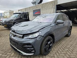 škoda osobní automobily Volkswagen Tiguan R-Line 1.5eTSI ProMax-Navi Head-Up Keyless IQ-Light 360View Massage Sfeerverl. Acc Lane-Assist Trekhaak 110KW/150PK 2024/3
