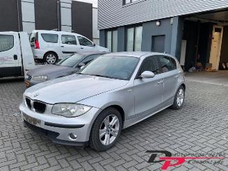 Coche siniestrado BMW 1-serie 1 serie (E87/87N), Hatchback 5-drs, 2003 / 2012 116i 1.6 16V 2004/9