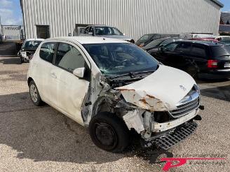 Peugeot 108 108, Hatchback, 2014 1.0 12V picture 3