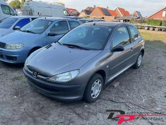 Salvage car Peugeot 206 206 (2A/C/H/J/S), Hatchback, 1998 / 2012 1.1 XN,XR 2000/4