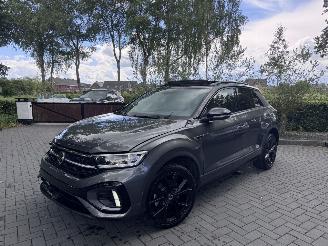 škoda osobní automobily Volkswagen T-Roc Volkswagen T-Roc 1.5 TSI DSG R-Line PANO AHK Camera IQ Lights VOL!! 2026/2