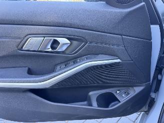 BMW 3-serie BMW 330e Touring M Sport PANORAMA HUD AHK Nardogrey VOL VOL picture 28