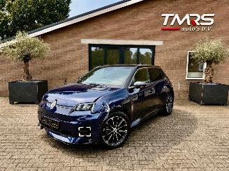 skadebil auto Renault 5 5 E-Tech Electric 150 Comfort Range Iconic Five 2025/4