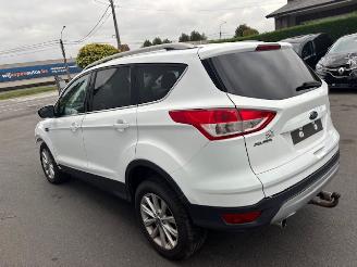 krockskadad bil auto Ford Kuga  2015/1