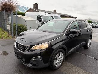 Vaurioauto  passenger cars Peugeot 3008 AUTOMAAT 2017/10