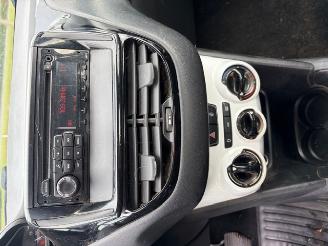 Peugeot 208  picture 9