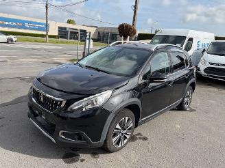 Damaged car Peugeot 2008 AUTOMAAT 2019/6