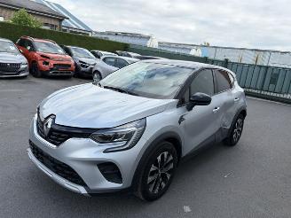 Vaurioauto  passenger cars Renault Captur GPL 2023/12