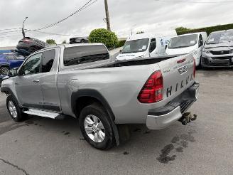 uszkodzony samochody osobowe Toyota Hilux 4x4 2018/10