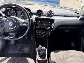 Suzuki Swift HYBRID picture 5