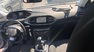 Peugeot 308 MIT COCKPIT UND AIRBAGS picture 9