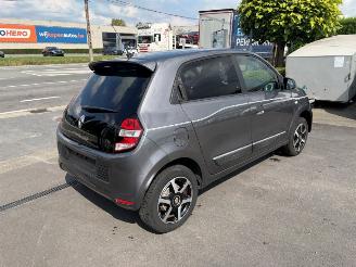 krockskadad bil auto Renault Twingo  2019/1