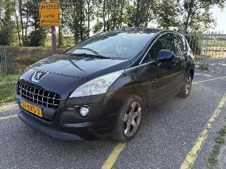 Vaurioauto  passenger cars Peugeot 3008 1.6 VTi Première 2010/1