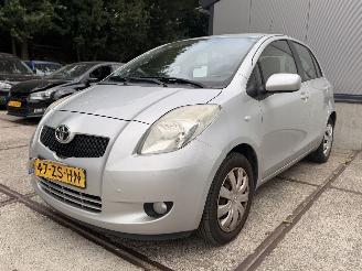 Damaged car Toyota Yaris 1.3 semi-automaat, rijdbare schade 2008/6