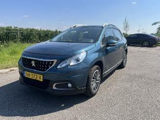 Schadeauto Peugeot 2008 Blue lion edition AUTOMAAT 2017/3