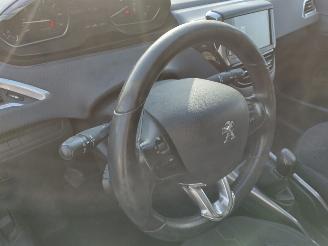 Peugeot 2008 1.2 Style Panodak Ac Cruise Mooie auto weing schade! picture 11