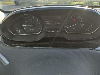 Peugeot 2008 1.2 Style Panodak Ac Cruise Mooie auto weing schade! picture 15