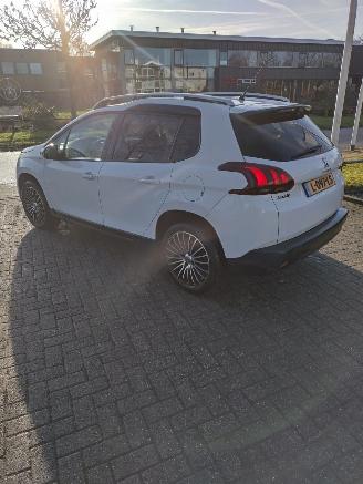 Peugeot 2008 1.2 Style Panodak Ac Cruise Mooie auto weing schade! picture 23