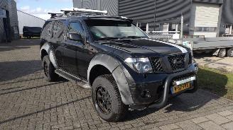 Schadeauto Nissan Path-finder 2.5 DCI BAD ASS Edition Grijs kenteken beest van een auto 2007/1