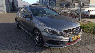Coche accidentado Mercedes A-klasse A 250 AMG Prestige Sport Super nette auto met rijdbare schade 2014/1