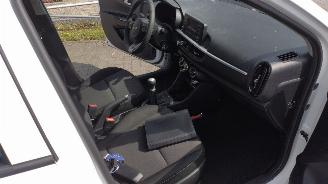 Kia Picanto 1.0DPI Comforline mooie auto !! picture 17
