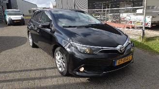 škoda osobní automobily Toyota Auris 1.2T Aspiration 2015 weinig schade 2015/1