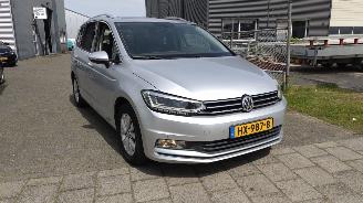 škoda osobní automobily Volkswagen Touran 1.6TDI Autom Higline 7p Pano Trekh Clima Cruise Supermooie auto! 2015/1