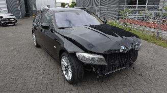 Vaurioauto  passenger cars BMW 3-serie Bmw 325i High Executive automaat nette mooie auto! 2009/1