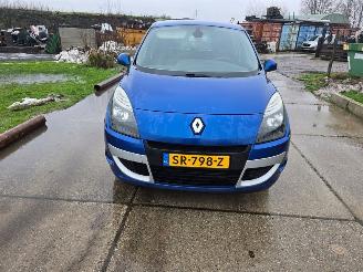 Coche accidentado Renault Scenic  2010/1