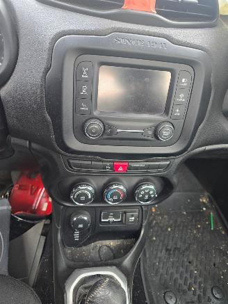 Jeep Renegade 4x4 picture 9