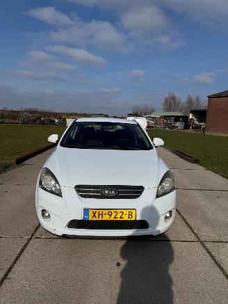 Auto incidentate Kia Cee d  2008/10