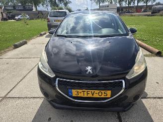 skadebil auto Peugeot 208 1.2vti 2013/1