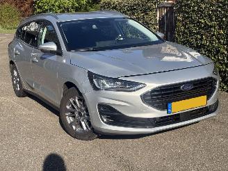 Vaurioauto  passenger cars Ford Focus 1.0 EcoBoost Hybrid Titanium AUTOMAAT 165PK 2024/7