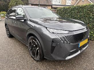 Unfallwagen Peugeot 5008 1.6 Plug-in Hybrid 195 Allure 7p AUTOMAAT 150PK 2025/10