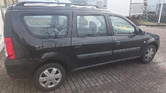 Dacia Logan 1.6 16V Flexifuel Combi/o   1.598cc 77kW picture 17