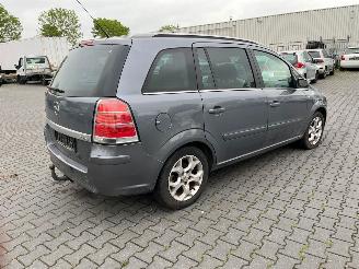Opel Zafira 2.2 16V Direct Ecotec MPV picture 8