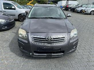 Vaurioauto  passenger cars Toyota Avensis 2.0 16V VVT-i D4 Combi/o  Benzine 1.998cc 108kW (147pk) 2007/1