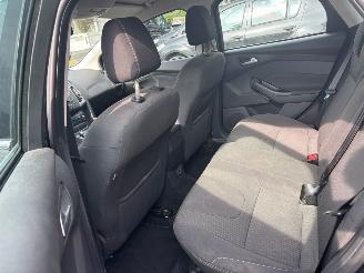 Ford Focus 1.0 Ecoboost Titanium picture 14