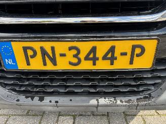 Peugeot 2008 2008 1.2 picture 21