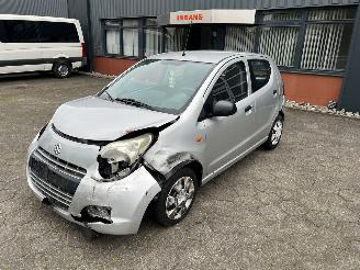 krockskadad bil auto Suzuki Alto 1.0 12V. 2010/6