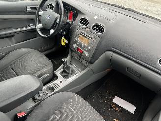 Ford Focus Wagon 1.8 Limited picture 18