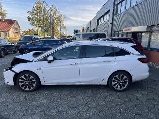 Opel Astra SPORTS TOURER+ 1.6 CDTI picture 2